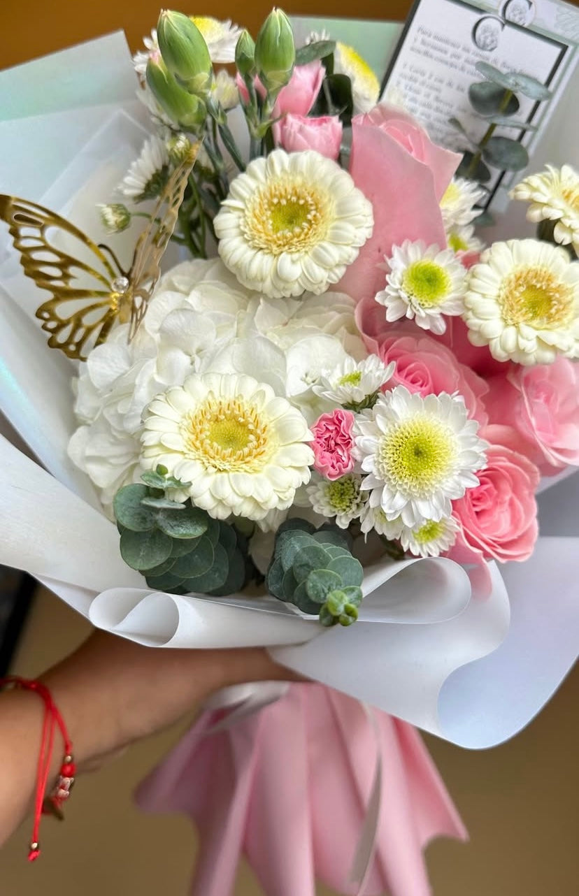 Arreglo floral 5-6 rosas